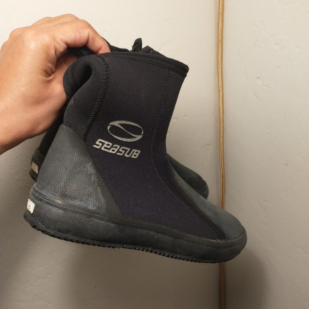 Diving booties